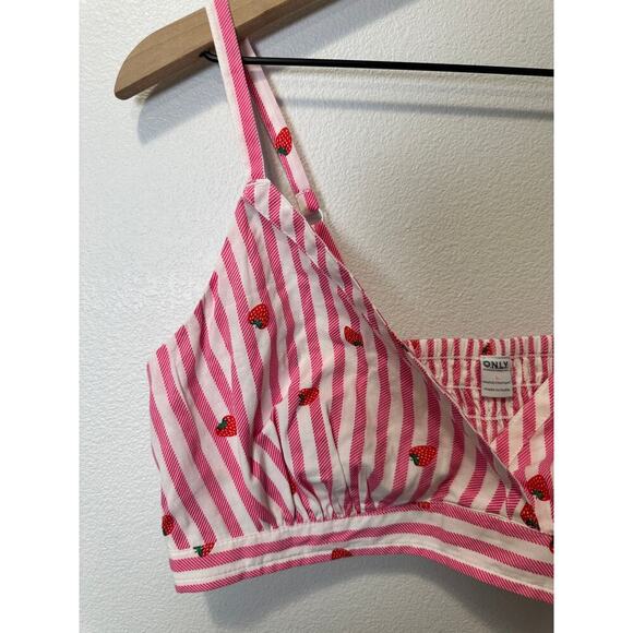 Old Navy NWT Women’s Sz Large Strawberry Stripped Smoked Back Bralette Top - Picture 4 of 6